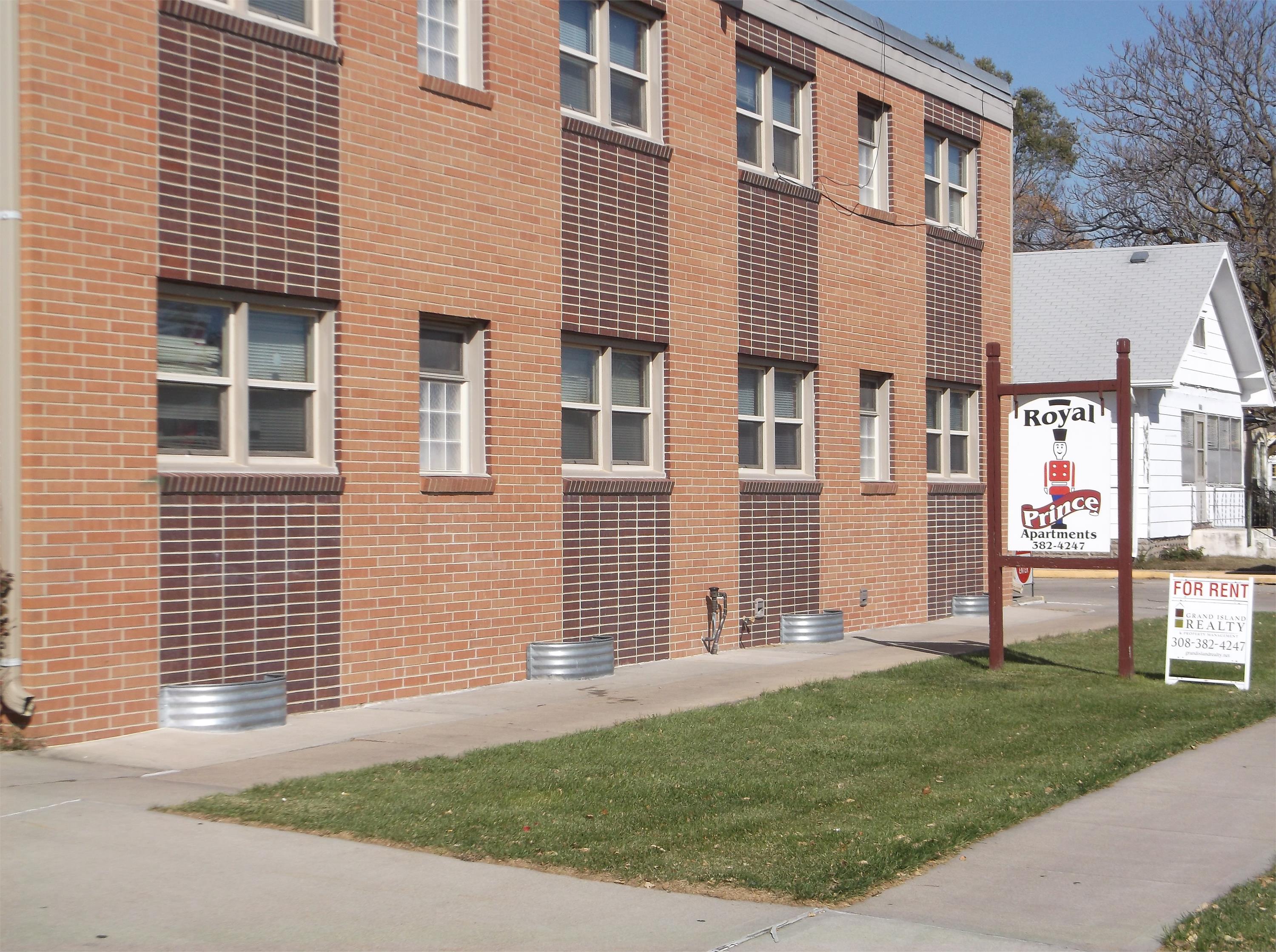 311 North Lincoln Avenue - 8A
